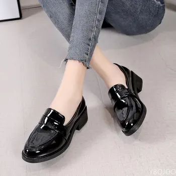 Basit Patent Deri makosen ayakkabı Kadınlar için 2022 İlkbahar Sonbahar Daireler üzerinde Kayma Kadın Düz Renk Yumuşak Taban rahat ayakkabılar