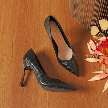 Bayanlar Yüksek Topuklu Sandalet PU Düz Renk Sivri Stilettos Sığ Ağız Düşük Üst Yükseltilmiş kaymaz Ayakkabı