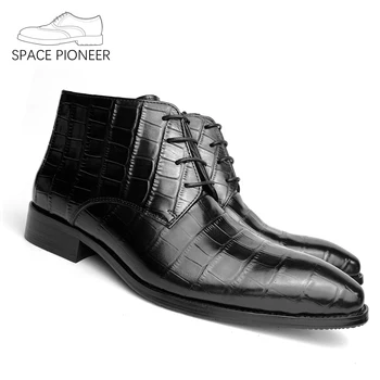 Brogue Lace Up İlkbahar Sonbahar Erkek Bot Ayakkabı iş çizmeleri Hakiki Deri Moda Tasarımcısı erkek ayakkabısı Kaymaz