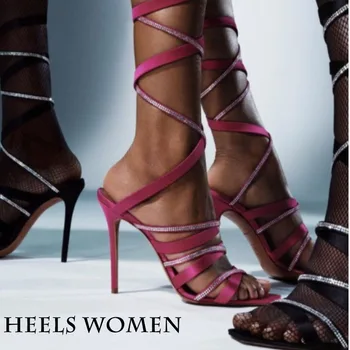 Topuklu kadın büyük boy Avrupa ve Amerikan kare kafa taklidi kayış stiletto sandalet kadın artı boyutu kadın ayakkabı 41 42 43